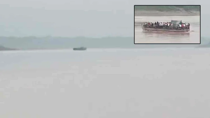 Fuel Runs Out Mid-River: 40 Passengers Panic as Steamer Drifts 8 KM in Swollen Chambal (VIDEO)