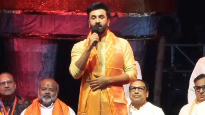 ‘Jo Bhi Main Kehna Chahu…’: Ranbir Kapoor Uses Rockstar Lyrics to Apologise For Dussehra Speech Gaffe