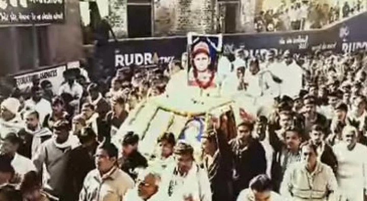 સ્વ મયૂર પટેલના સ્મશાનયાત્રાની સેલ્ફી પર વિવાદ