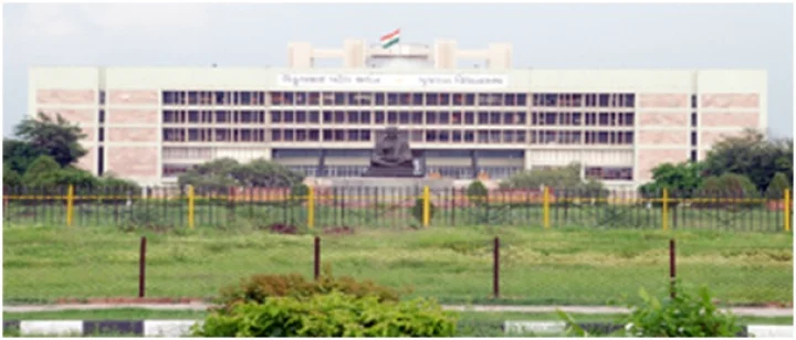કોંગ્રેસના ધારાસભ્યોની ગેરહાજરી