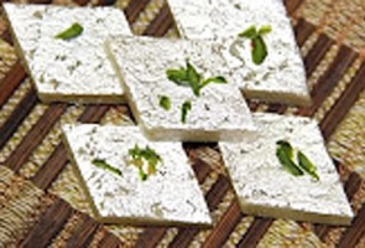 કાજુ કતરી