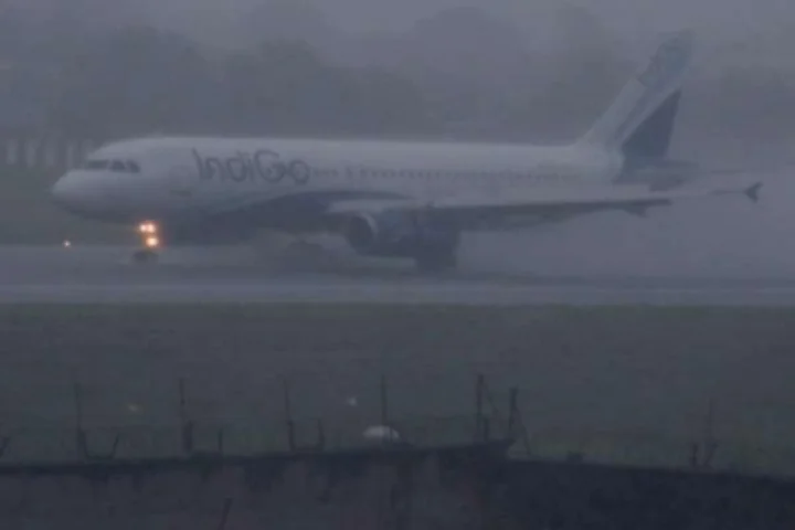 અમદાવાદ એરપોર્ટ