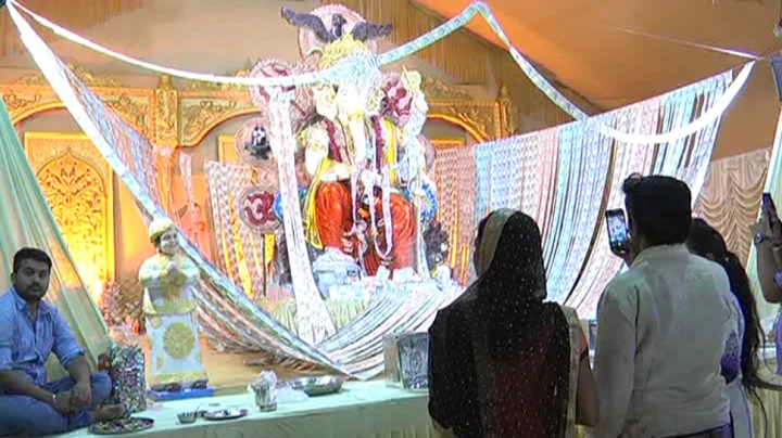 લખપતી ગણપતિ ભક્તો માટે આકર્ષણનું કેન્દ્ર 