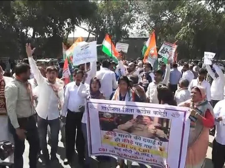 દિલ્હીનો ઘંટ ગાંધીનગરમાં