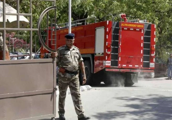 ફાયર બ્રિગેડની ટીમ ઘટના સ્થળે