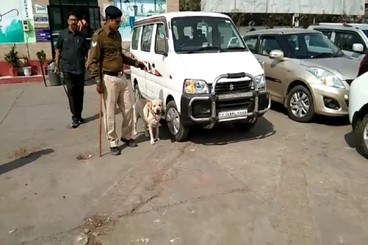 પોલીસનું સઘન ચેકિંગ 