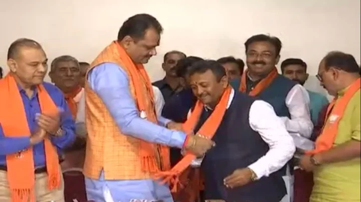 Veenu amipra join BJP