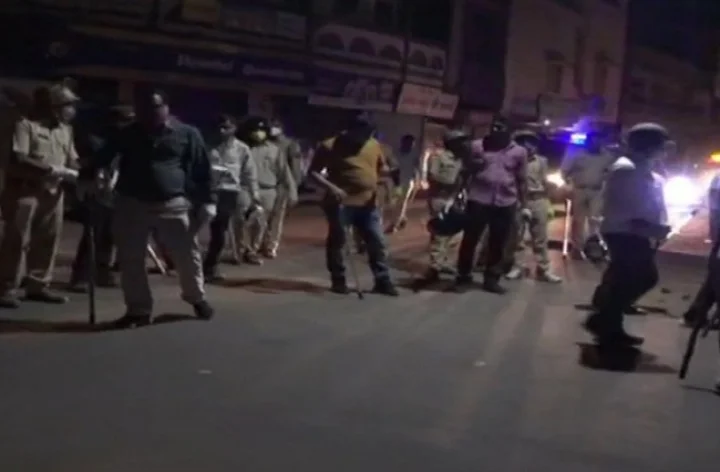 ગોધરામાં બેરિકેડિંગ