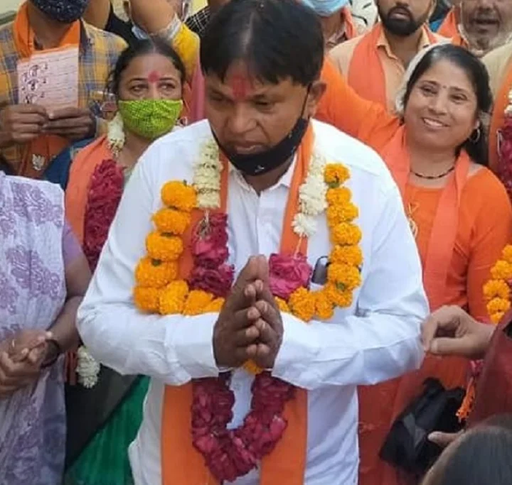 Kiritbhai from Visnagar got a call from the Health Minister..How is his health?