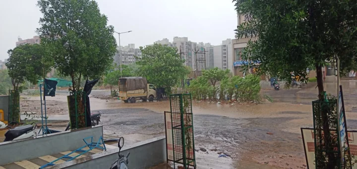 તાઉ'તે અસર