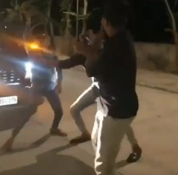 અમદાવાદ પાસિંગની કાર