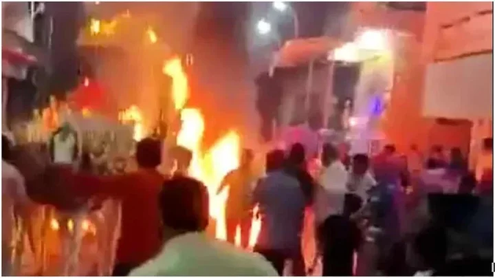 Suddenly a fire broke out in the buggy