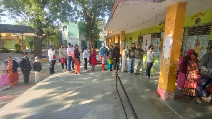 Police clash with voters during polling in Virpur