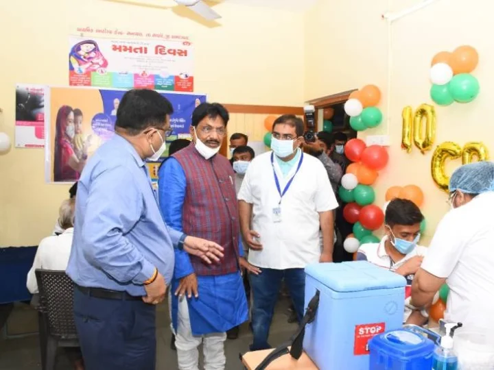 Gujarat achieved 100 million doses of corona vaccine at 10 minutes this morning