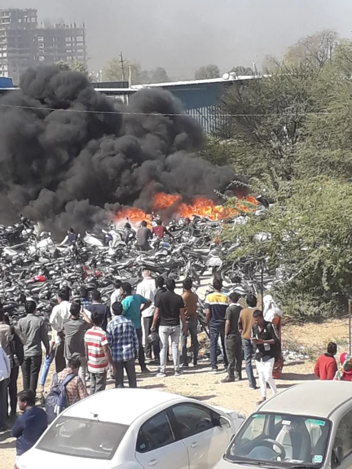 Vehicles caught fire in Municipal Corporation's parking plot in Gota