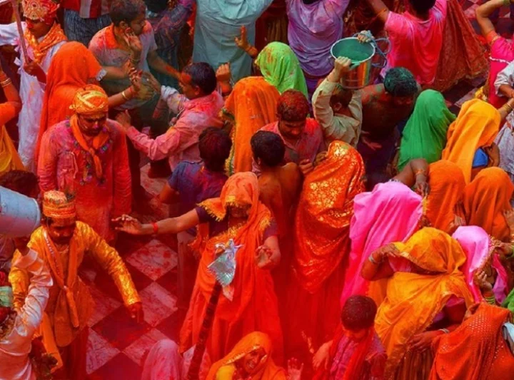 holi kashi mathura