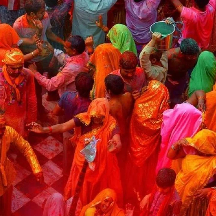 Holi 2022: કૃષ્ણની વ્રજભૂમિથી મહાદેવની કાશી સુધી છિપાયા છે હોળીના અનેક રહસ્યો, હોળીનુ દરેક નામ વ્યક્ત કરે છે પોતાની વિશેષતા