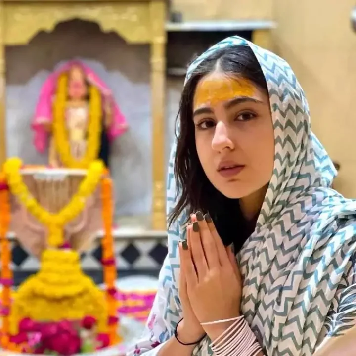 ભક્તિ લીન થઇ સારા અલી ખાન