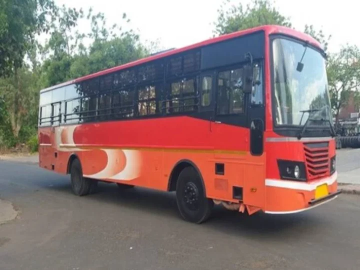 st bus colour