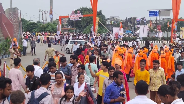 MODI ROAD SHOW