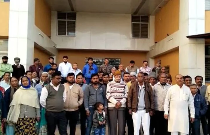 In Aravalli, the entire society suffered the punishment of inter-caste love marriage, the villagers boycotted the society.