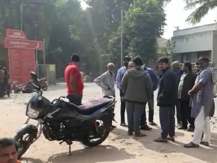 A businessman couple committed suicide by falling under a train in Vadodara