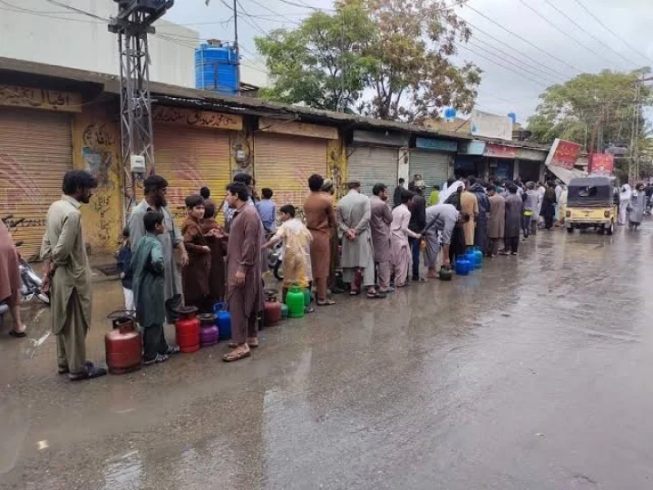 pakistan crises
