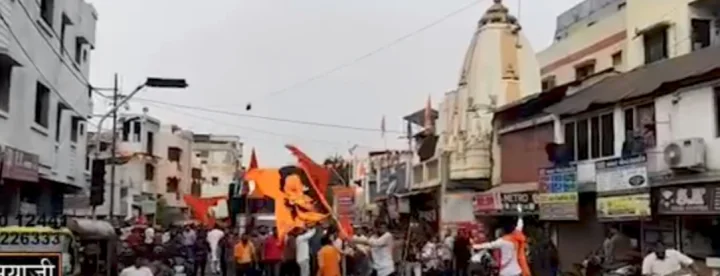 Stone pelting Fatepura