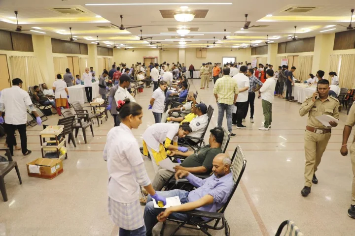Hindu Muslim brothers donated blood
