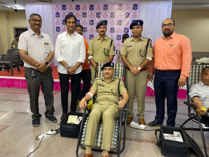 Hindu Muslim brothers donated blood