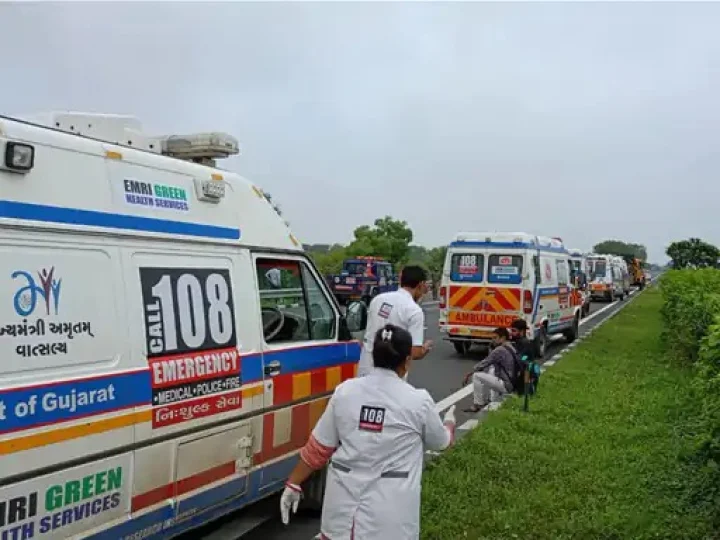 Accident on Ahmedabad-Vadodara Express Highway