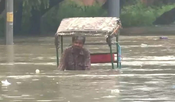 delhi flood live