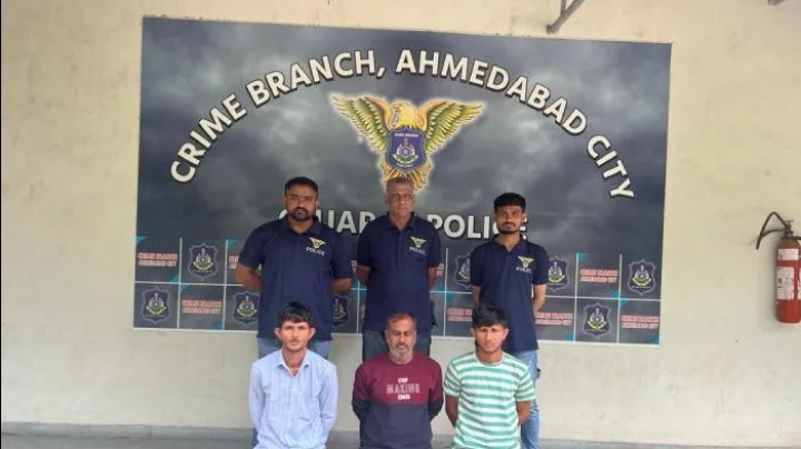 The driver and conductor who stole 47 lakhs