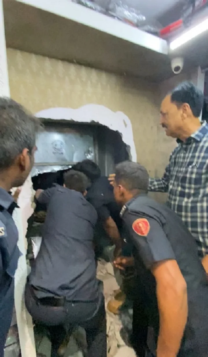 Surat Lift Rescue
