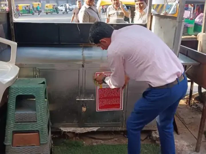 42 shops sealed for littering on public roads in Ahmedabad, fined 1 lakh