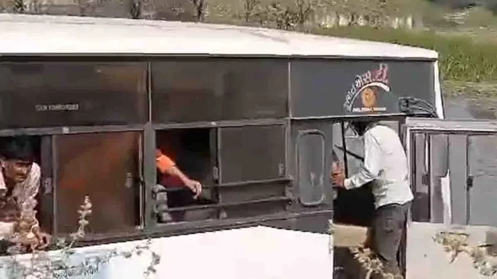The driver of ST suffered a heart attack on a moving bus