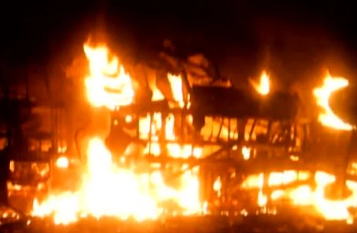 bus fire guna