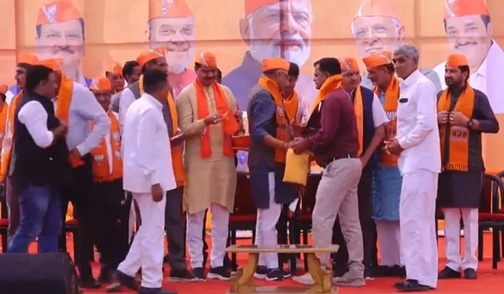 veteran leaders join BJP