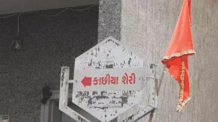 Out of a population of 1800, 80 couples have ...