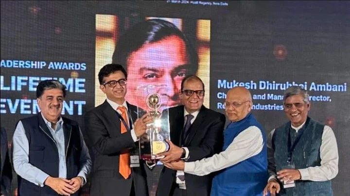Lifetime Achievement Award to Chairman Mukesh ...