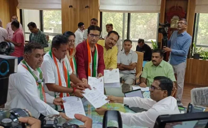 Rupala-Dhanani face off in Rajkot after 22 years