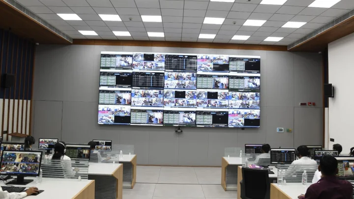 Live webcasting from more than 25 thousand ...