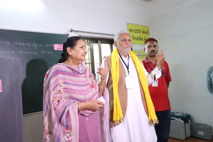Rupala votes to the beat of drums