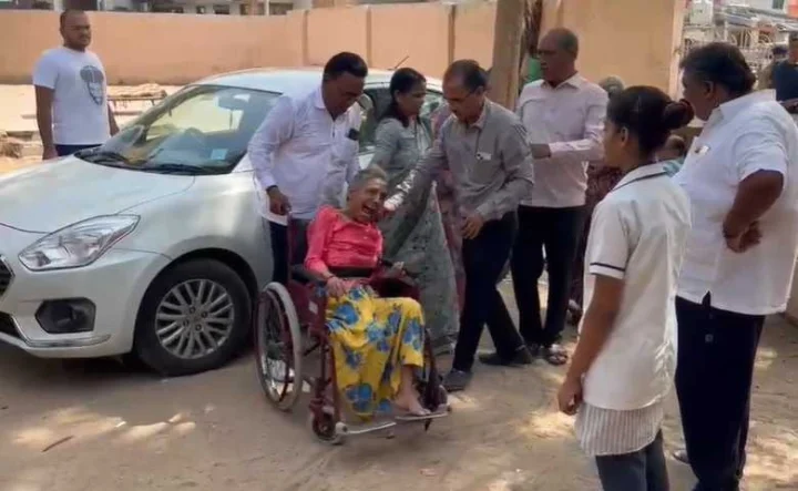 અમદાવાદ અને વડોદરા પીડિત દર્દીઓએ કર્યું મતદાન
