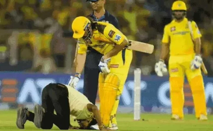 dhoni fan