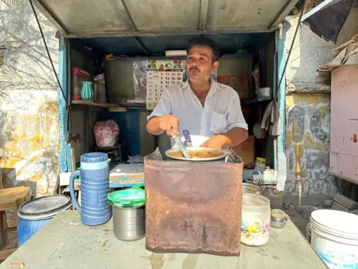 tea lorry driver received a notice of 49 crores from the Income Tax department