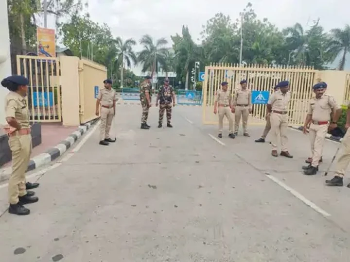 vadodara ariport checking