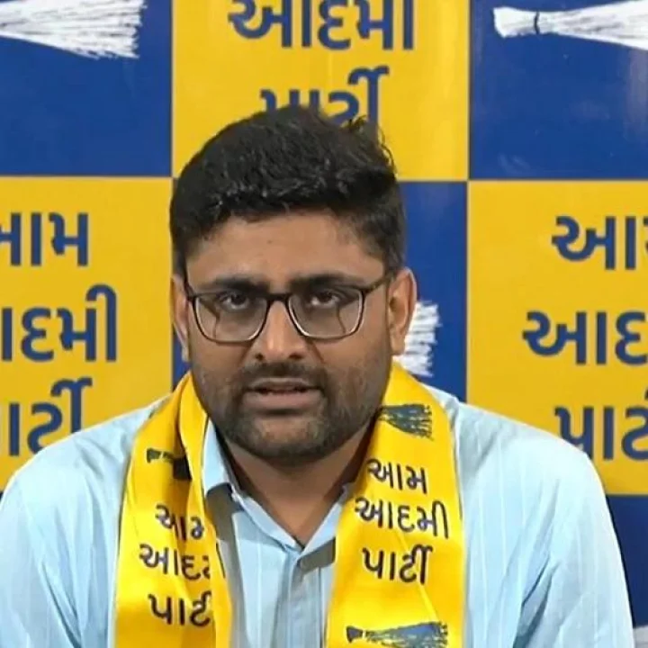 'ટિમ્બીમાં ગેરકાયદેસર બાંધકામ હટાવીને બતાવો... તો તમને સિંઘમ માનીશ... ગોપાલ ઈટાલિયાની હર્ષ સંઘવીને ચેલેન્જ