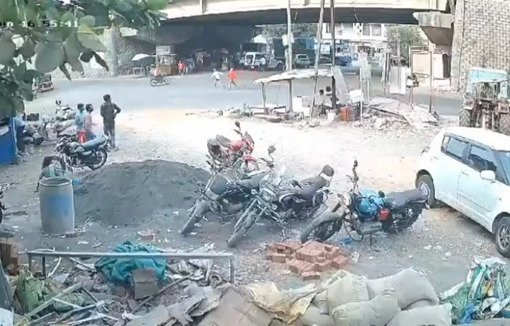 Tanker fell from flyover