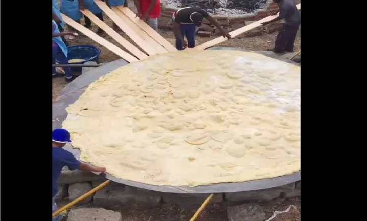 World biggest Roti is going viral on social media